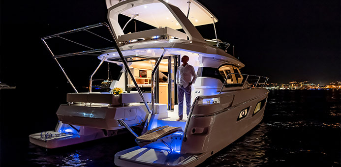 Luxury Power Catamarans | Aquila Power Catamarans